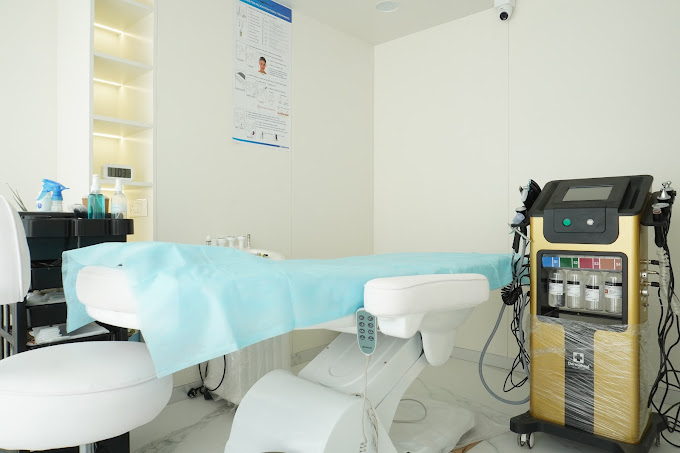 Top Dermatologists in Surat - Best Skin Specialist near me